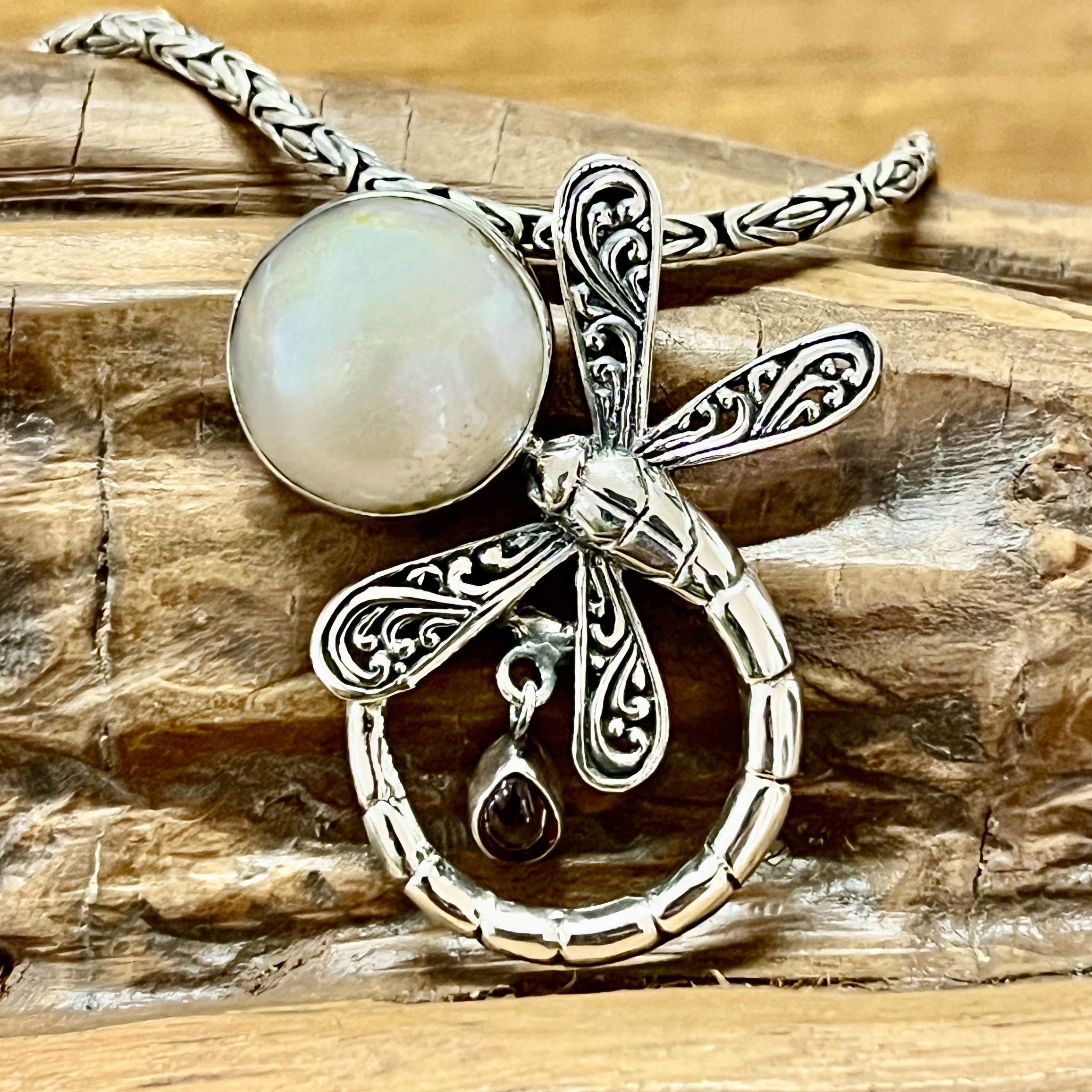 (HANDMADE 925 BALI SILVER DRAGONFLY PENDANT WITH WHITE MABE PEARL)
